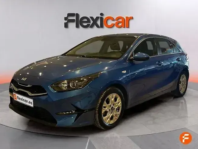 Usado Kia Ceed 136 CV (100 kW) 2023 Azul Utilitario