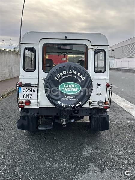 Usado Land Rover Defender 122 CV (89 kW) 2003 Blanco Familiar
