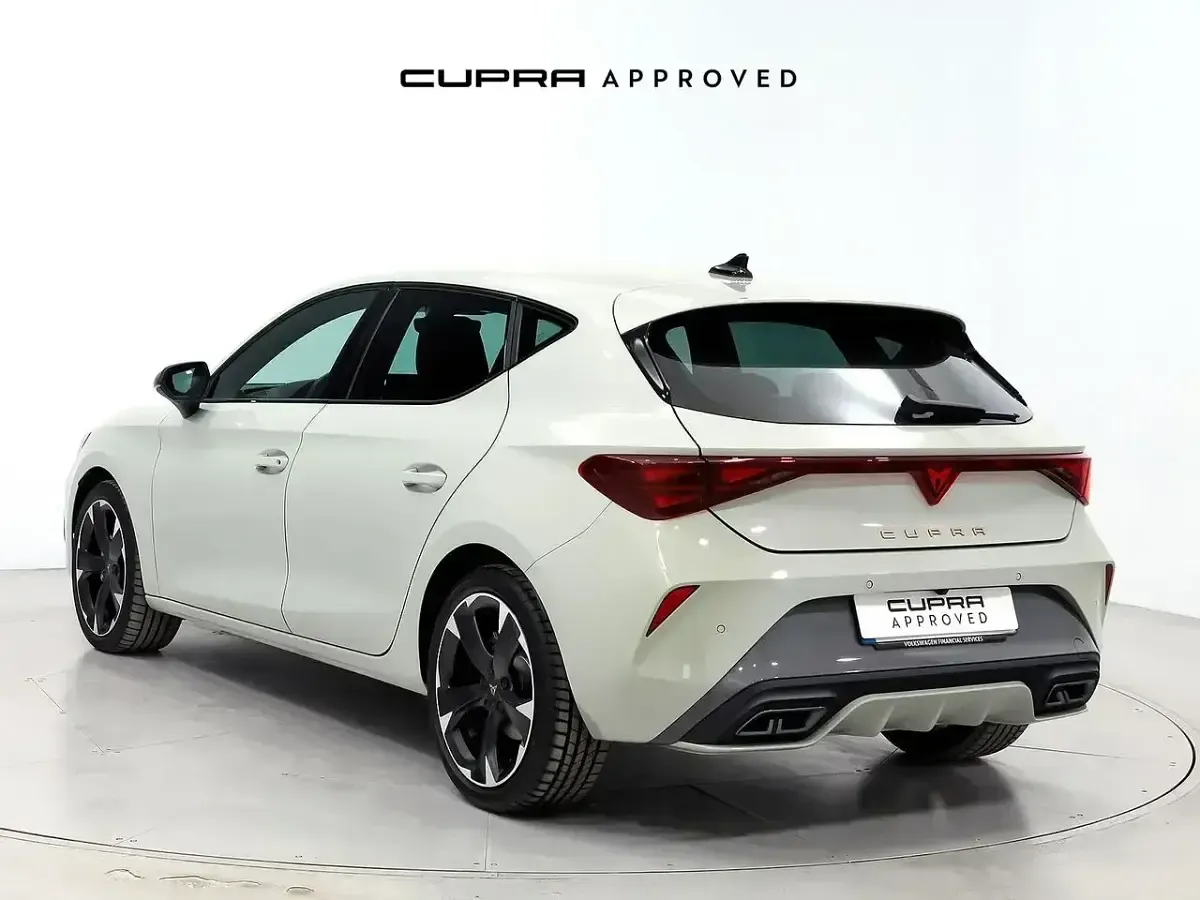 Usado Cupra Leon 150 CV (110 kW) 2025 Gris Berlina