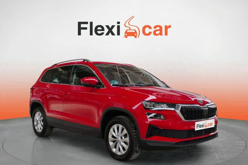Rojo Usado 2023 Skoda Karoq Ambition SUV | 19.390 € (Super precio) - Imagen 1/4