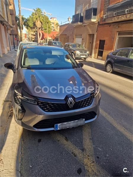 Usado Renault Clio V Evolution 90 CV (66 kW) 2025 Gris / plata Berlina