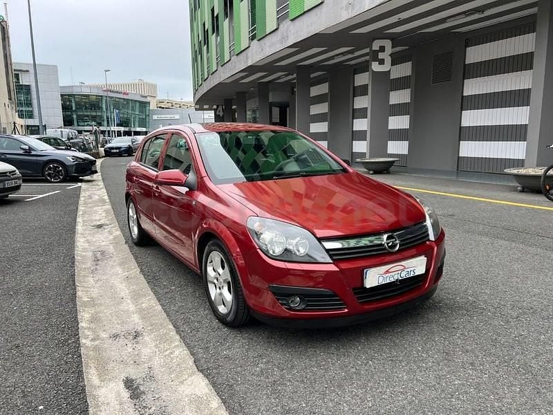 Usado Opel Astra Enjoy 105 CV (77 kW) 2005 Granate Berlina