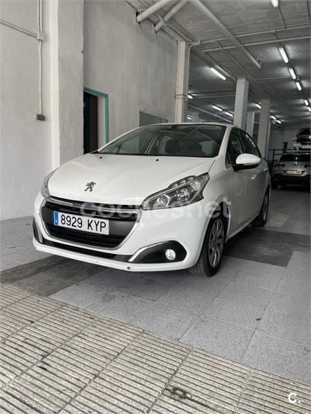 Blanco Usado 2019 Peugeot 208 Allure Utilitario | 5400 € (Super precio) - Imagen 1/4