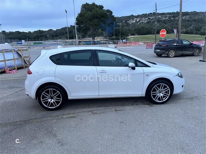 Blanco Usado 2007 Seat Leon Reference Berlina | 3600 € (Precio justo) - Imagen 1/4