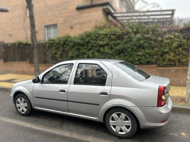 Gris / plata Usado 2010 Dacia Logan Ambiance Berlina | 2990 € (Precio justo) - Imagen 1/4