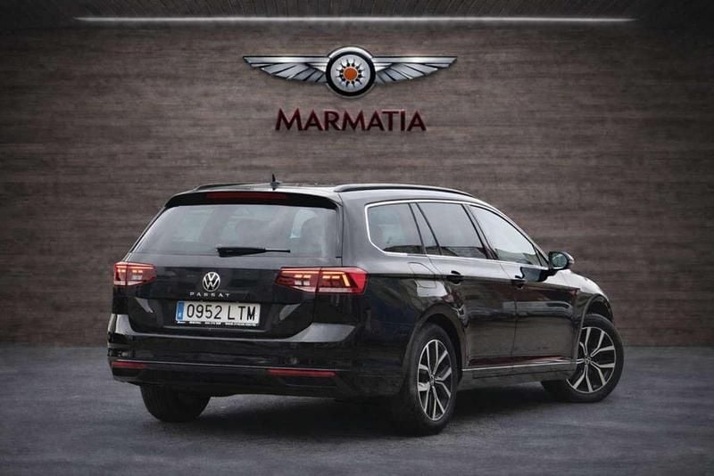 Usado VW Passat Executive 150 CV (110 kW) 2021 Negro Berlina