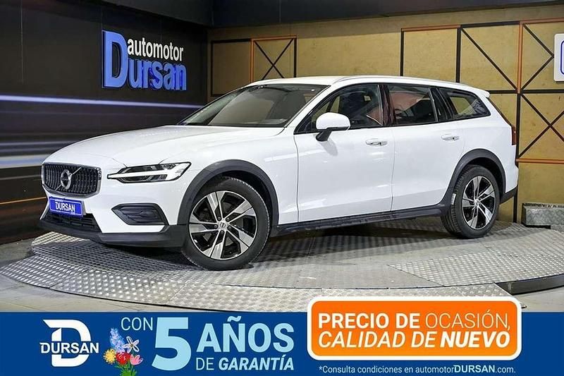 Usado Volvo V60 CC Pro 199 CV (146 kW) 2021 Blanco Familiar