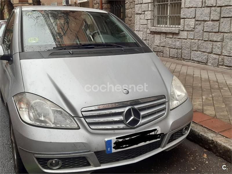 Usado Mercedes A180 Avantgarde 109 CV (80 kW) 2009 Gris / plata Monovolumen