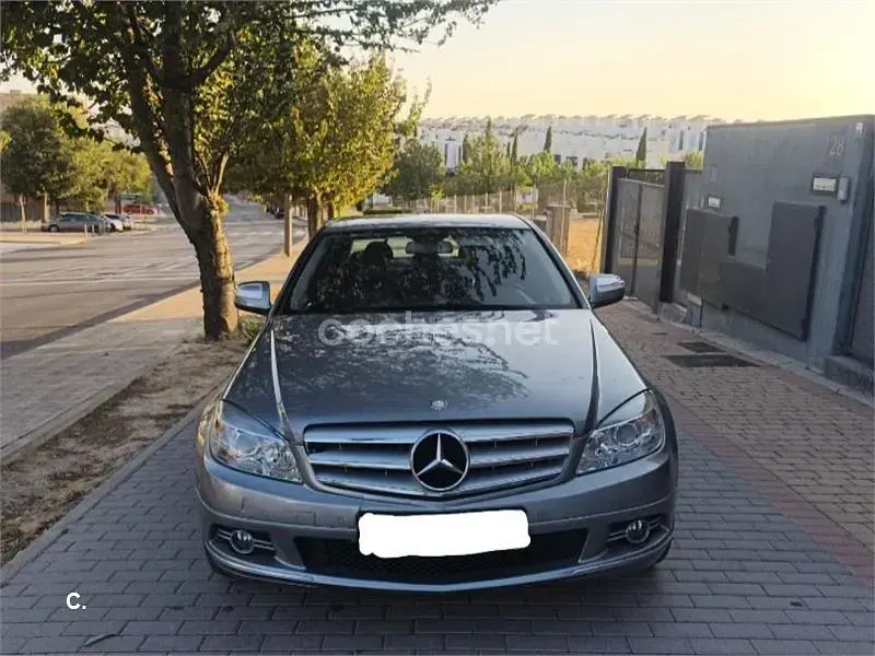 Usado Mercedes C180 Avantgarde 143 CV (105 kW) 2008 Gris / plata Berlina
