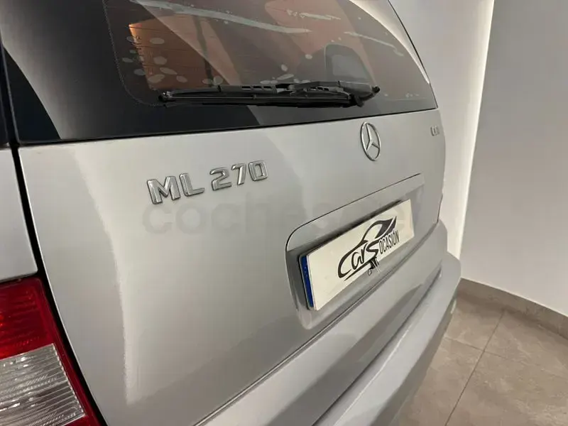 Usado Mercedes ML270 163 CV (119 kW) 2002 Gris / plata SUV