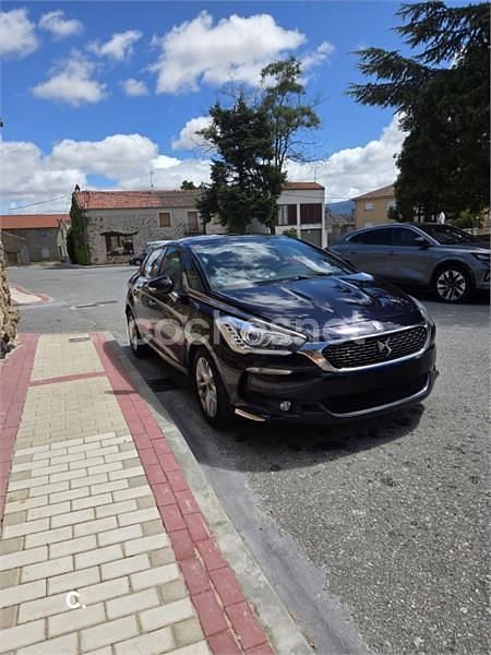 Usado DS Automobiles DS5 Design 181 CV (133 kW) 2017 Violeta / lila Utilitario