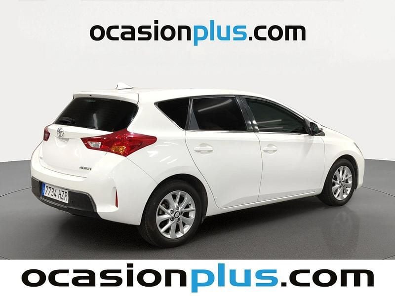 Usado Toyota Auris Active 90 CV (66 kW) 2014 Blanco Utilitario