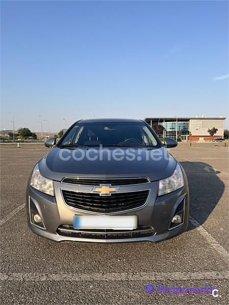 Gris / plata Usado 2013 Chevrolet Cruze LT Berlina | 6999 € (Precio justo) - Imagen 1/4