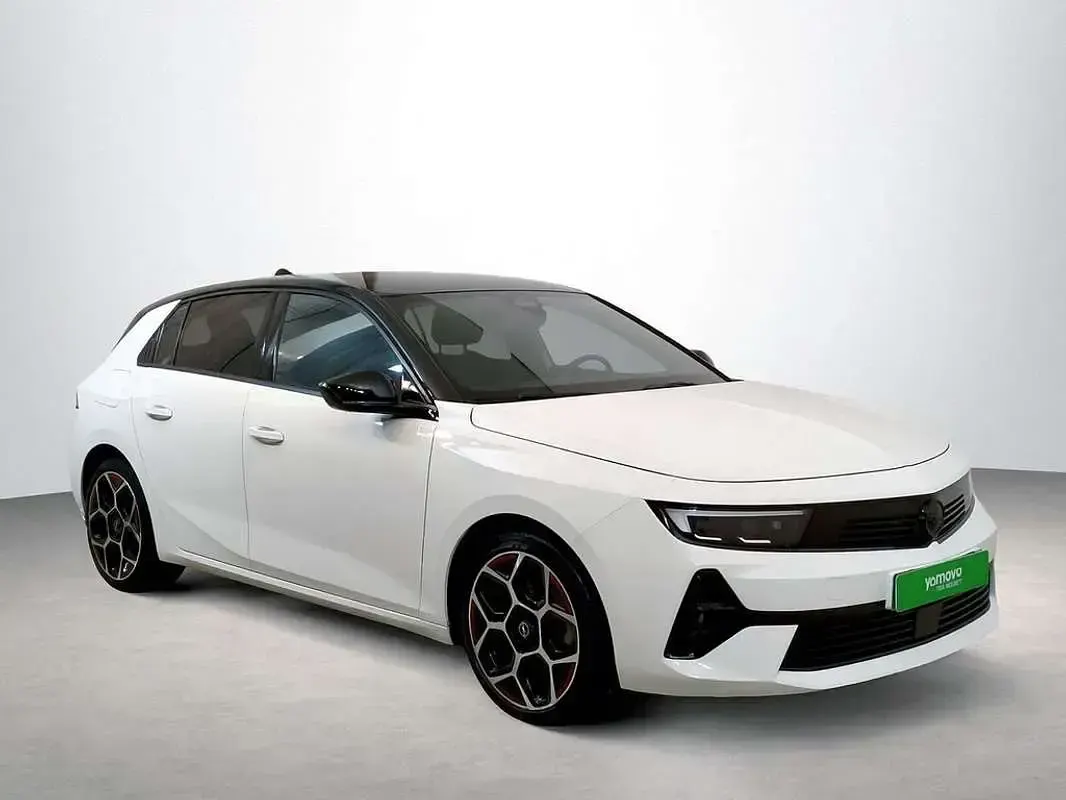 Usado Opel Astra 182 HP (133 kW) 2023 Branco Citadino