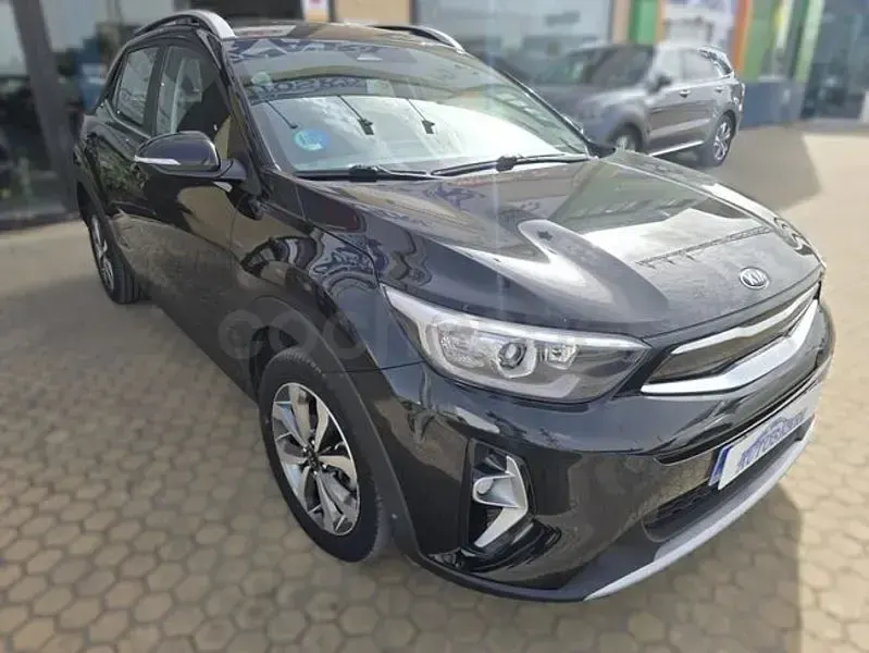 Usado Kia Stonic 120 CV (88 kW) 2021 Negro SUV