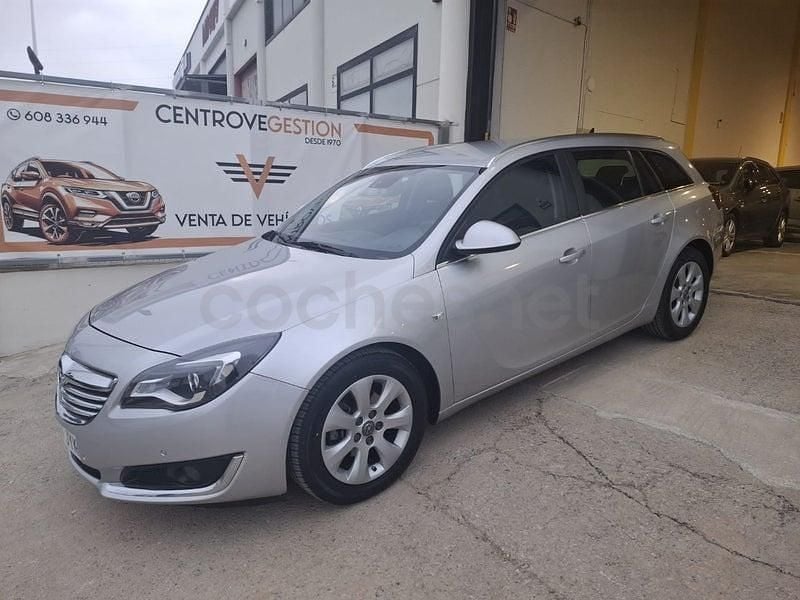 Usado Opel Insignia Business 136 CV (100 kW) 2017 Gris / plata Familiar