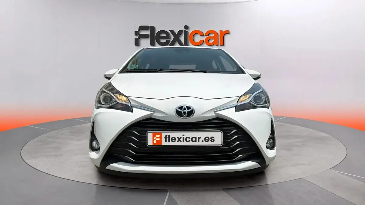 Usado Toyota Yaris Active 69 CV (50 kW) 2019 Blanco Berlina