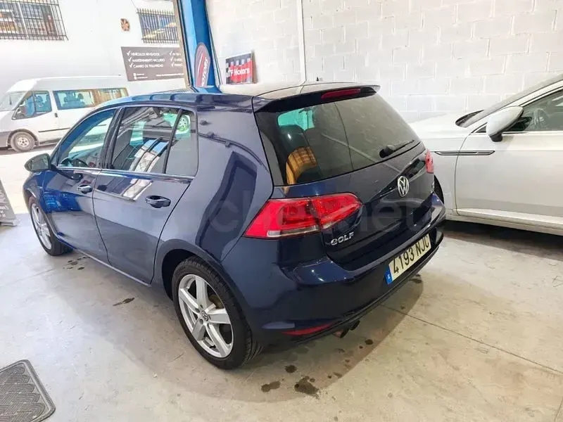 Usado VW Golf VII Advance 125 CV (91 kW) 2015 Azul Berlina