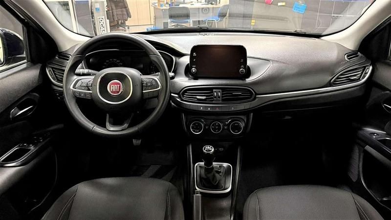 Usado Fiat Tipo Mirror 95 CV (69 kW) 2020 Azul Familiar