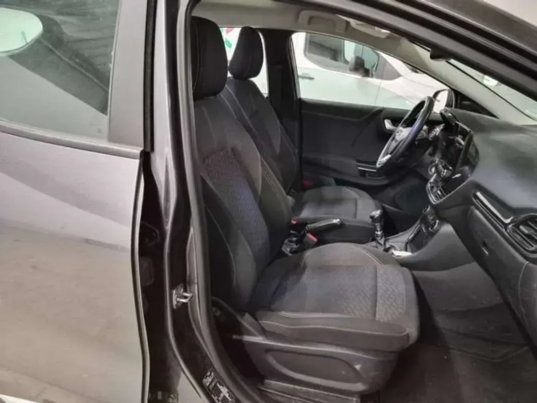 Usado Ford Puma Titanium 125 CV (91 kW) 2023 Gris SUV