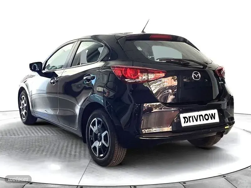 Usado Mazda 2 90 CV (66 kW) 2024 Negro Utilitario