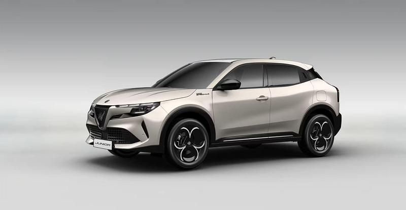 Nuevo Alfa Romeo Junior Edizione Speciale 145 CV (106 kW) 2026 Gris SUV