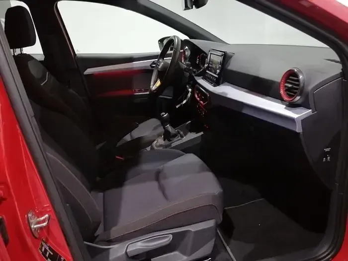 Usado Seat Ibiza FR 115 CV (84 kW) 2024 Rojo Utilitario