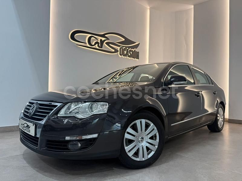 Usado VW Passat Highline 140 CV (102 kW) 2007 Negro Berlina