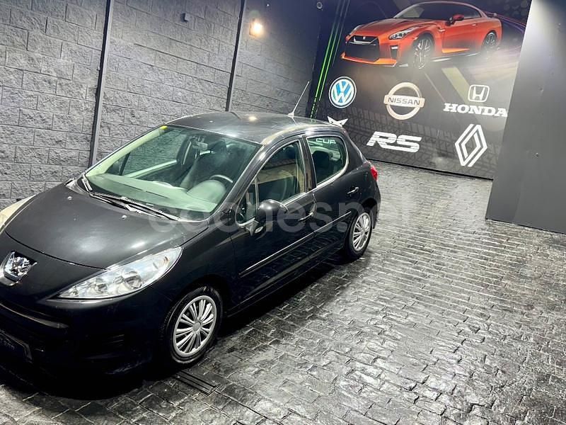 Negro Usado 2011 Peugeot 207 Active Berlina | 3699 € (Precio justo) - Imagen 1/4