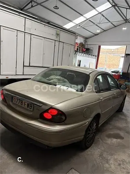 Usado Jaguar X-type 155 CV (114 kW) 2007 Beige Berlina