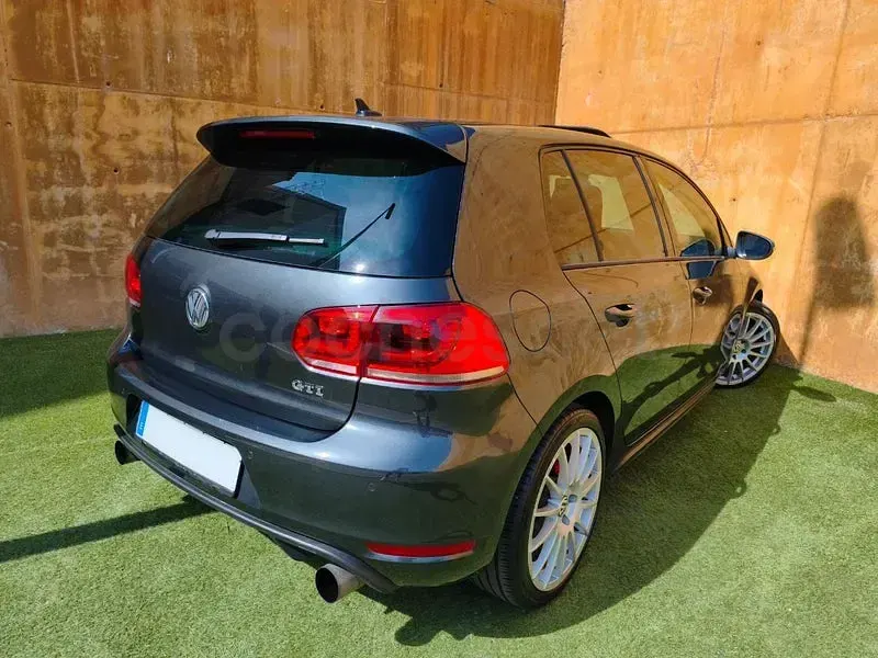 Usado VW Golf VI GTI 210 CV (154 kW) 2011 Gris / plata Utilitario