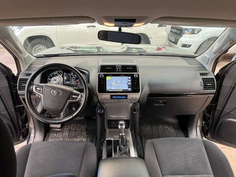 Usado Toyota Land Cruiser 177 CV (130 kW) 2020 Gris / plata SUV