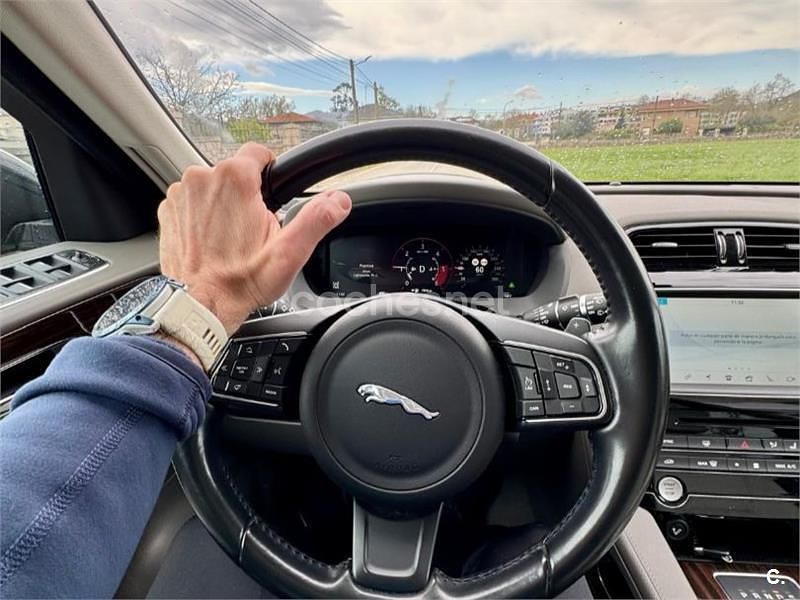 Usado Jaguar F-Pace Portfolio 300 HP (220 kW) 2016 Preto SUV