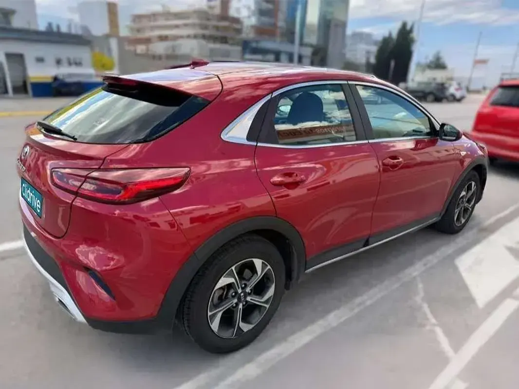 Usado Kia XCeed 120 CV (88 kW) 2019 Rojo SUV