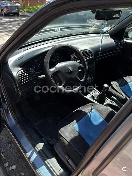 Usado Peugeot 406 112 CV (82 kW) 2001 Gris / plata Berlina