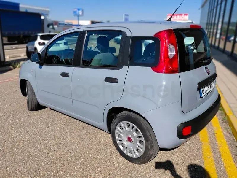 Usado Fiat Panda 70 CV (51 kW) 2023 Gris / plata Utilitario