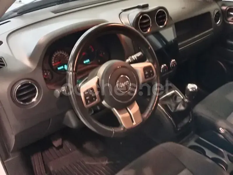 Usado Jeep Compass Sport 163 CV (119 kW) 2011 Blanco SUV