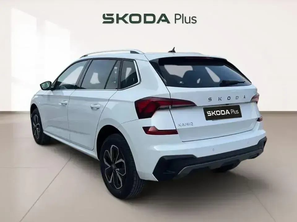 Usado Skoda Kamiq Selection 116 CV (85 kW) 2025 Blanco SUV