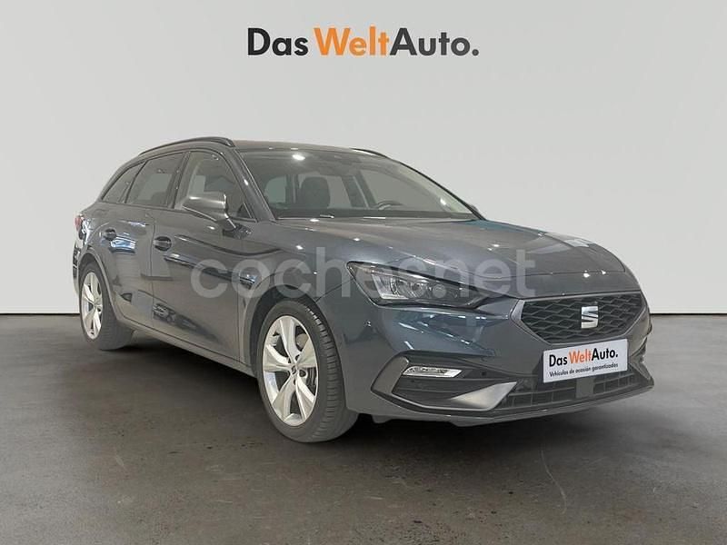 Gris / plata Usado 2024 Seat Leon FR Familiar | 27.300 € (Un poco caro) - Imagen 1/4