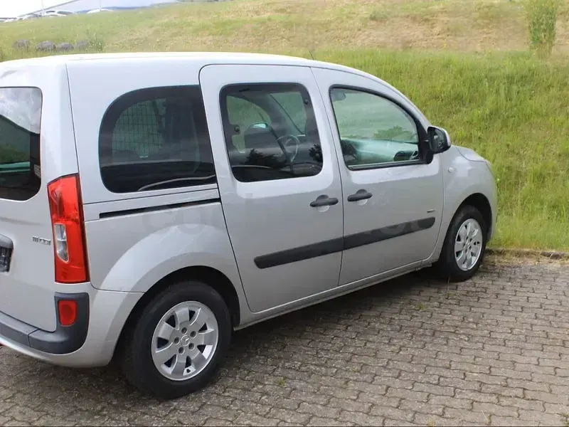 Usado Mercedes Citan 111 110 CV (80 kW) 2018 Gris / plata Monovolumen