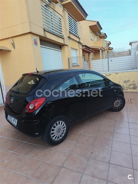 Usado Opel Corsa Essentia 65 CV (47 kW) 2011 Negro Utilitario