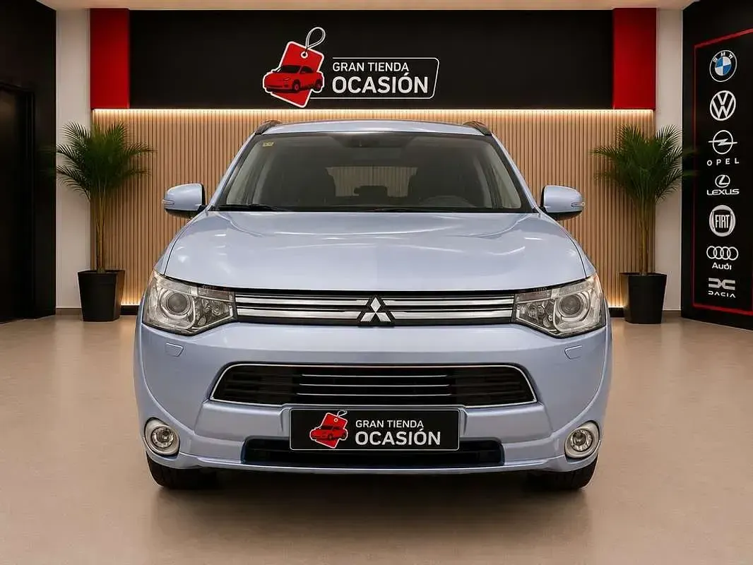Usado Mitsubishi Outlander P-HEV 203 CV (149 kW) 2015 Azul SUV