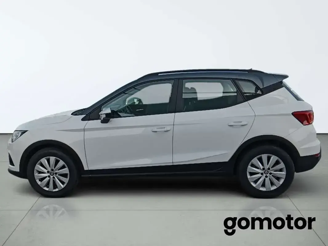 Usado Seat Arona Style 110 CV (80 kW) 2021 Gris SUV