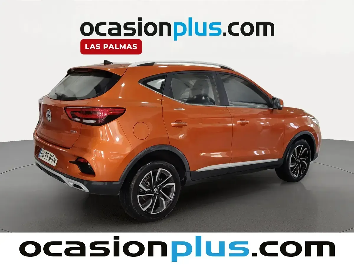 Usado MG ZS Luxury 111 CV (81 kW) 2023 Blanco SUV