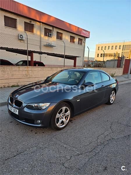Usado BMW 320 170 CV (125 kW) 2008 Gris / plata Coupe