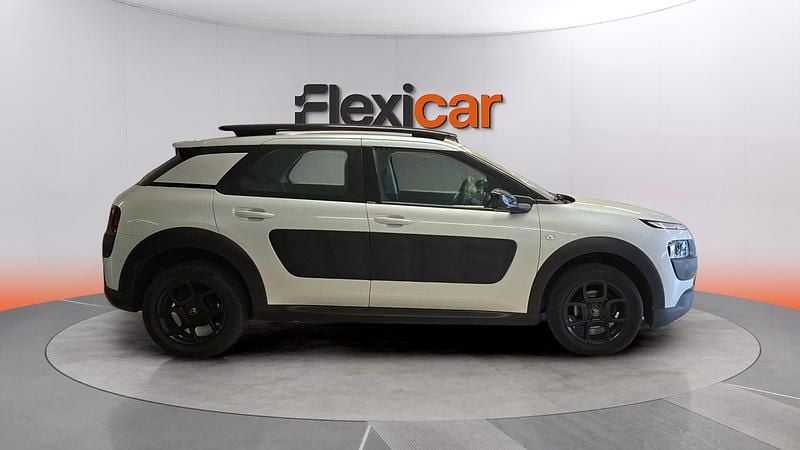 Begagnad Citroën C4 Live 82 HK (60 kW) 2017 Vit Sedan