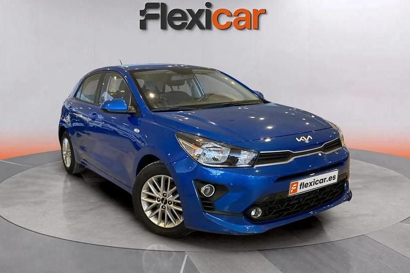 Azul Usado 2022 Kia Rio Berlina | 11.470 € (Buen precio) - Imagen 1/4