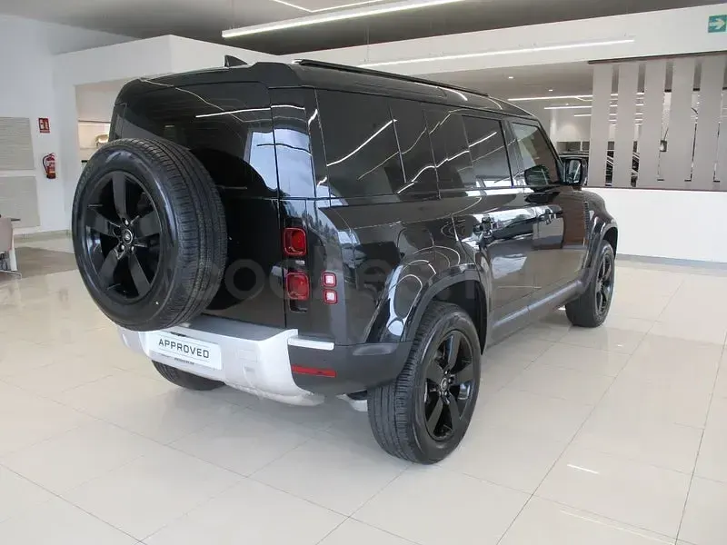 Używany Land Rover Defender S 249 KM (183 kW) 2025 Czarny SUV