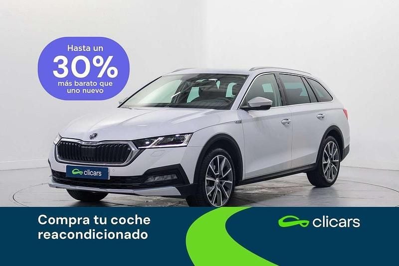 Usado Skoda Octavia 150 CV (110 kW) 2023 Blanco Familiar