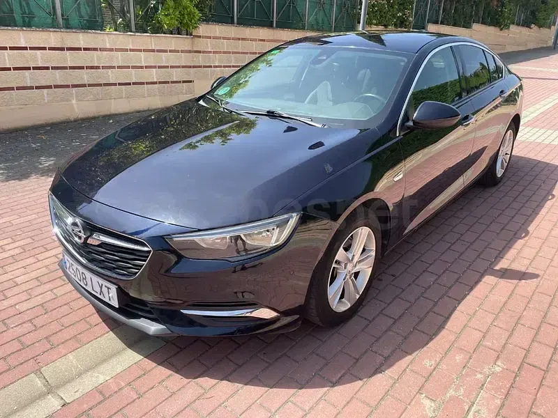 Usado Opel Insignia Excellence 170 CV (125 kW) 2018 Azul Berlina